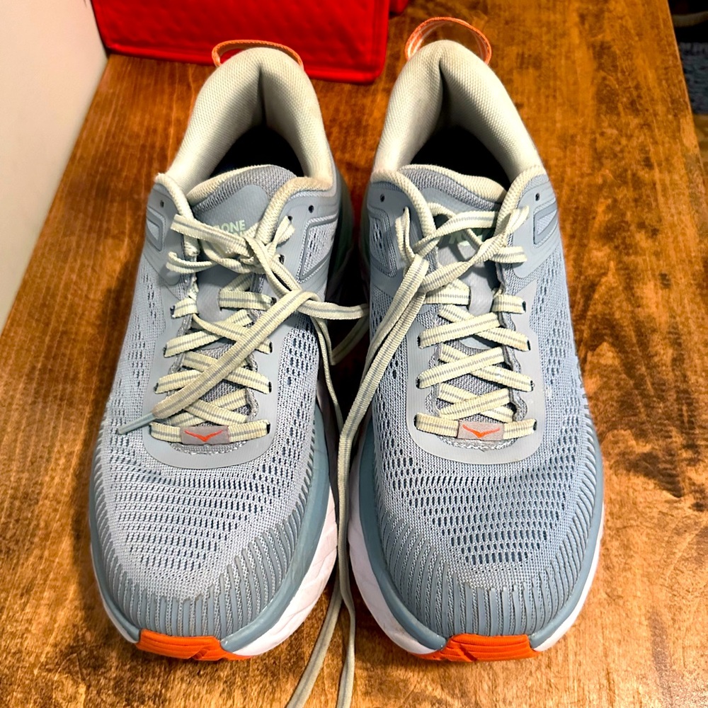 Women’s Hoka Bondi 7, size 8.5